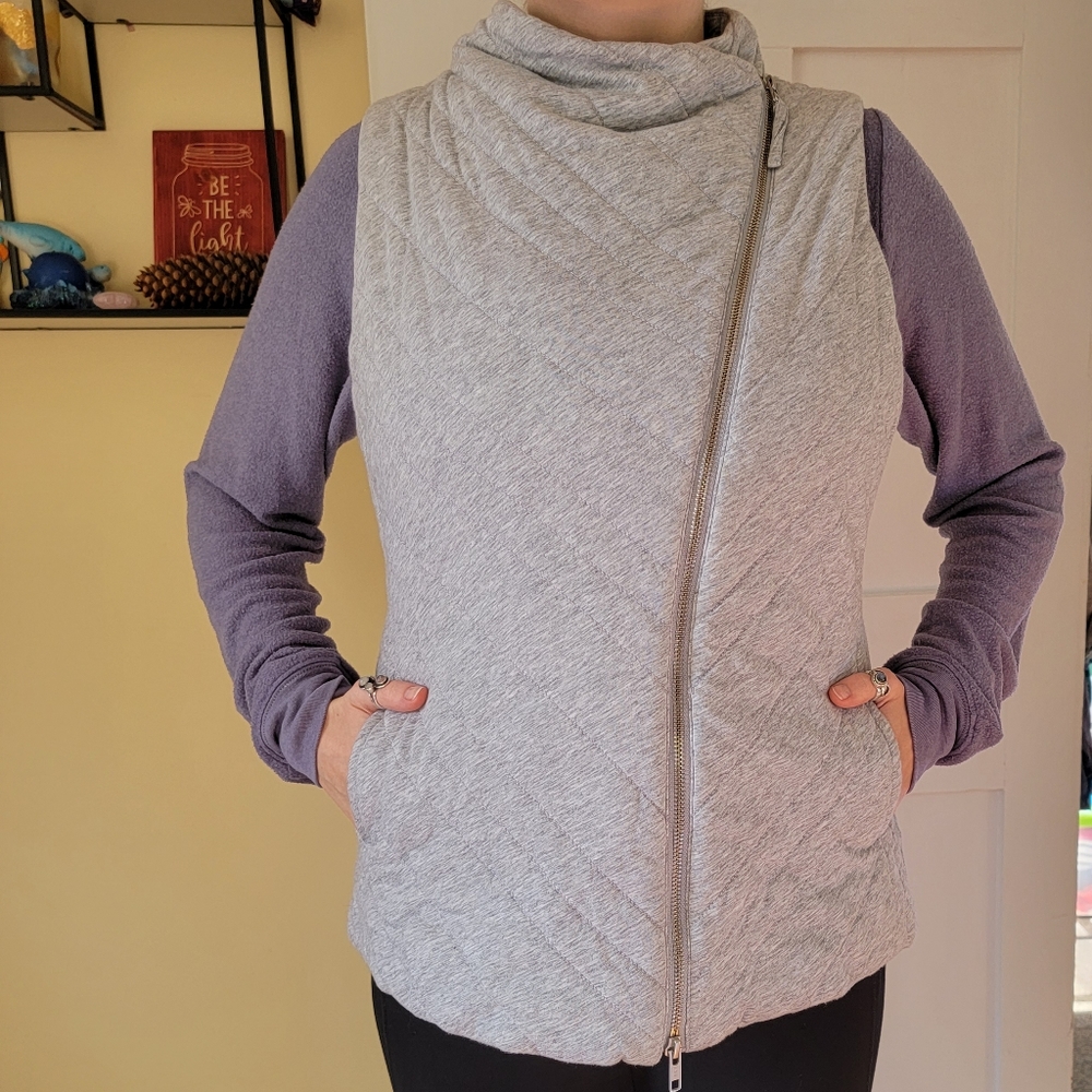 A-Symmetric Zip Vest - Picture 2 of 9